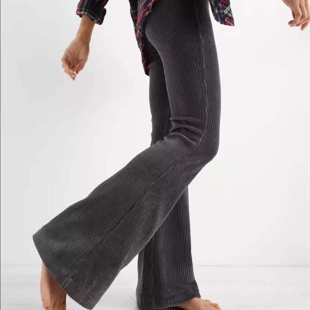Aerie Groove-on Velour High Waisted Flare pant